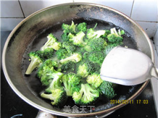 Small Intestine Cold Dish--broccoli with Oyster Sauce recipe