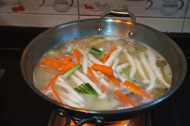 Fresh Mushroom Fish Head Soup recipe