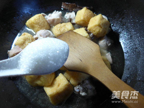 Braised Rabbit Meat with Oil Tofu recipe