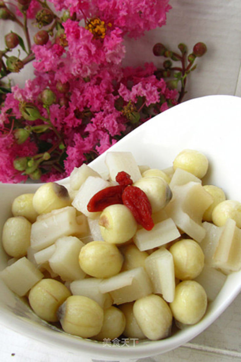 Lotus Pond Shuangbao (lotus Roots) recipe