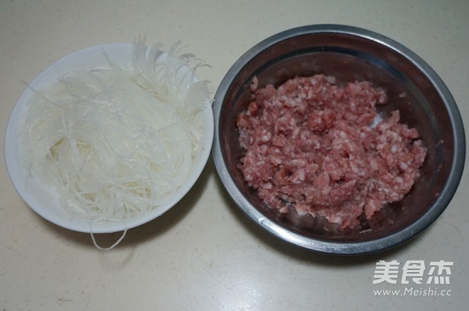 Microwave Version of Minced Pork Vermicelli Baby Dish recipe