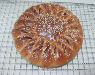 Shredded Strawberry Jam Twisted Bread recipe