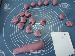 Purple Sweet Potato and Rose Bun recipe