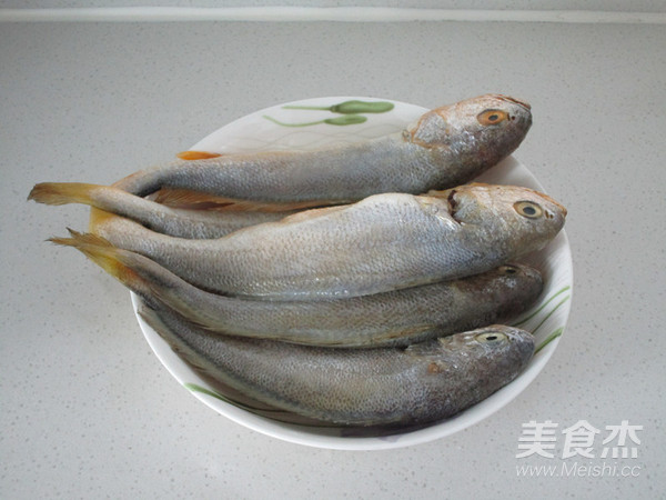 Perilla Small Yellow Croaker recipe