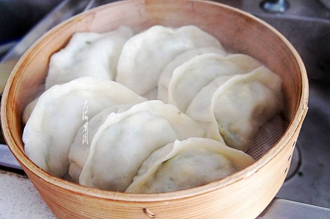 Steamed Dumplings with Leek, Zucchini and Egg Stuffing recipe