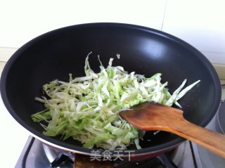 Stir-fried Rice Noodles with Cabbage recipe