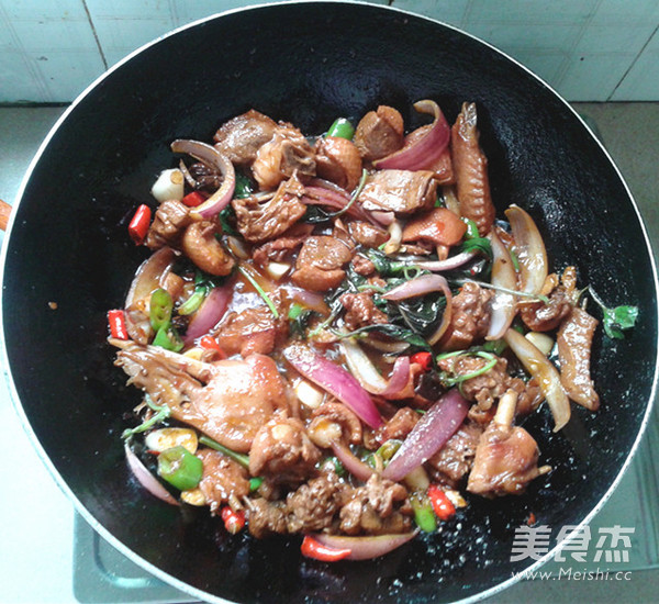 Basil Duck Casserole in Claypot recipe