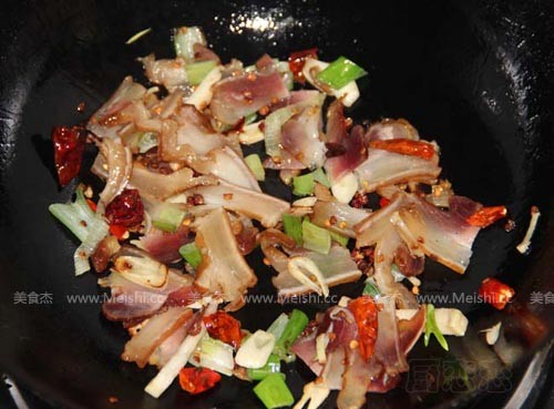 Stir-fried Bacon with Dried Radish recipe