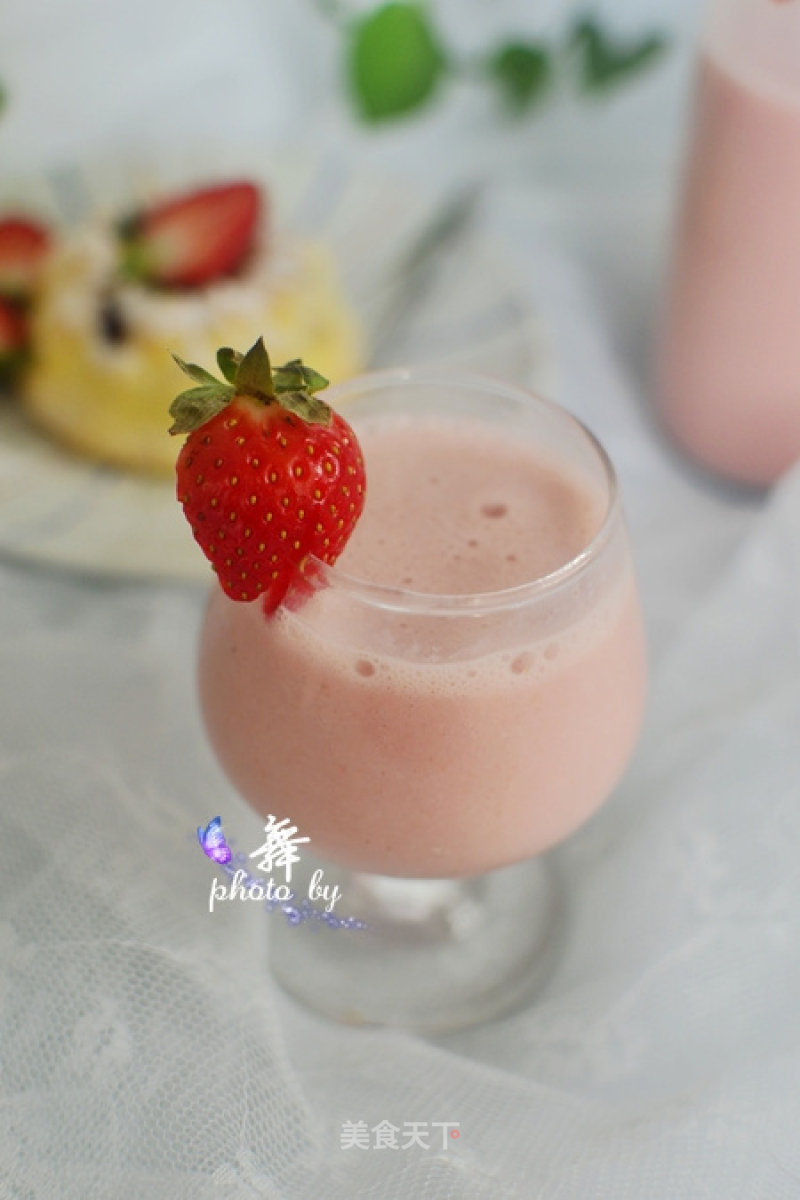 Strawberry Banana Milkshake recipe