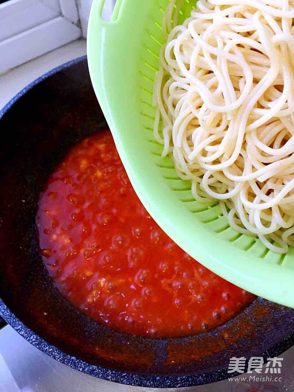 Spaghetti with Tomatoes recipe