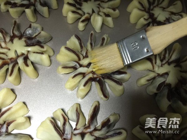 Bean Paste Chrysanthemum Crisp recipe
