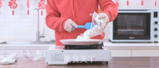 The Newest Internet Celebrity Snowflake Crisp, Pull The Grass! recipe