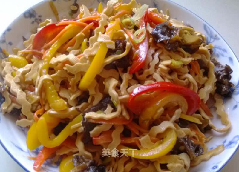 Simple Changes of Colored Pepper Tofu Silk Achieve Different Effects recipe