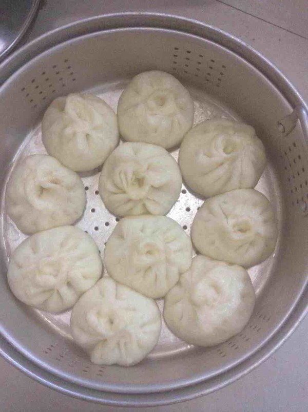 Lamb and Chrysanthemum Buns recipe