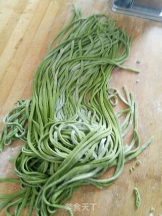 Spinach Noodles with Cold Skin recipe