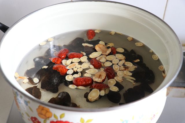 Red Dates and Fungus Soup recipe