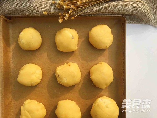 You Think I Am Pineapple Bun, But I Am Mochi Bread recipe