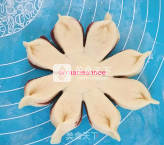 Hand Kneaded Bean Paste Flower Bread recipe