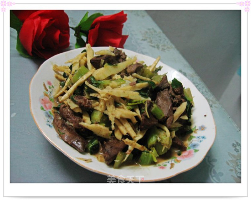 Stir-fried Chicken Liver with Winter Bamboo Shoots recipe