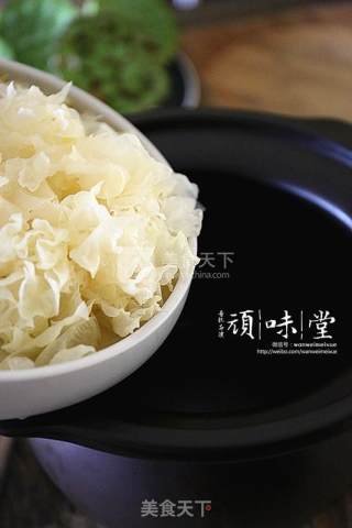 Peach Gum Tremella Stewed Lotus Seed recipe