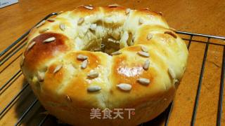 Raisin Flower Bread recipe
