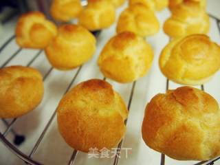 Sweet Vanilla Cream Puffs recipe