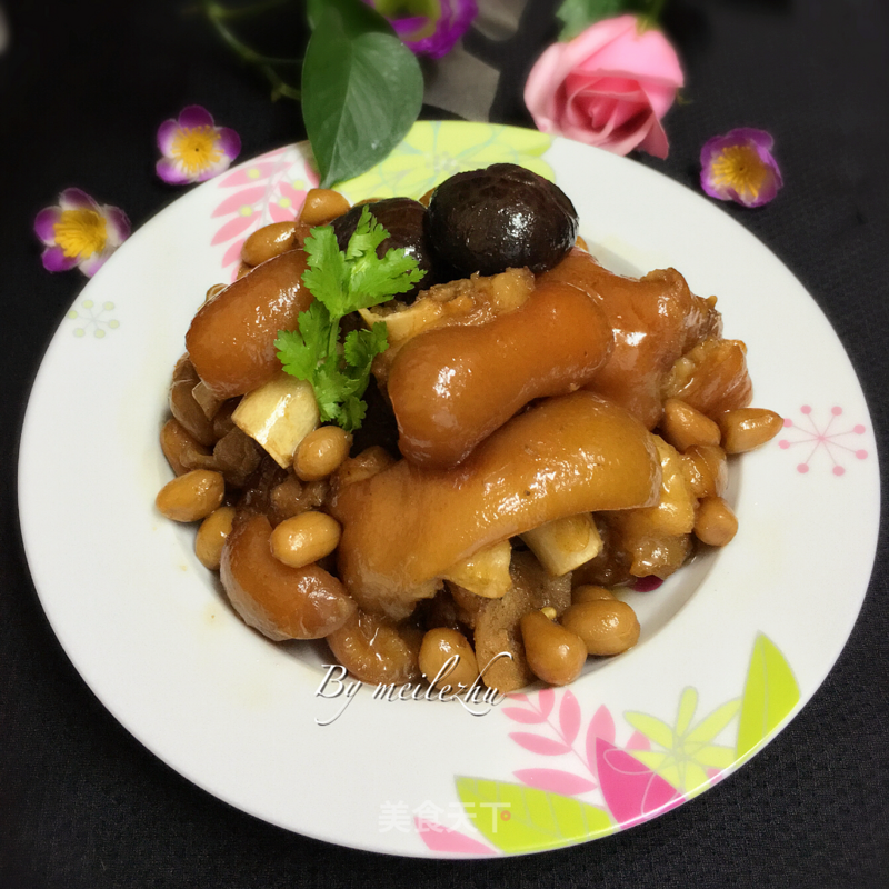 Peanut Stewed Trotter recipe