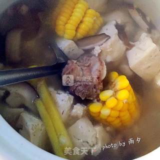 Stewed Bones with Mushrooms, Tofu and Corn recipe
