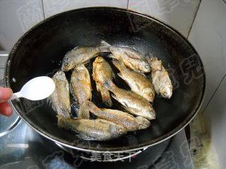 Korean Spicy Cabbage Stewed Crucian recipe