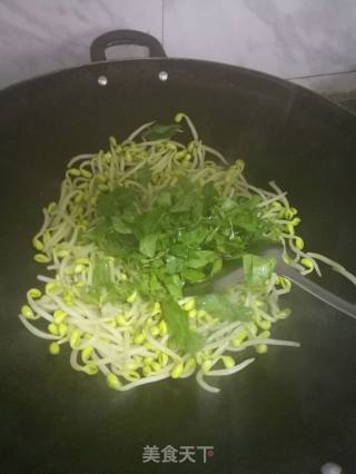 Stir-fried Soy Sprouts recipe