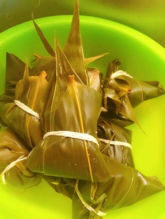 Traditional Northern Glutinous Rice and Red Dates Zongzi recipe