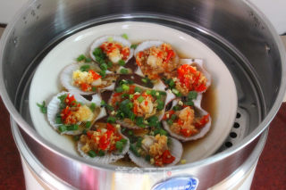 Steamed Scallops with Chopped Pepper recipe