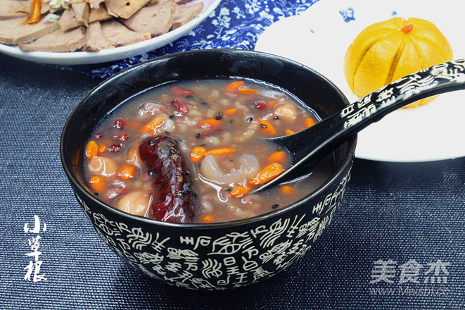 Four Seasons Congee for Nourishing Blood and Nourishing Beauty——red Dates, Longan and Black Sesame Congee recipe