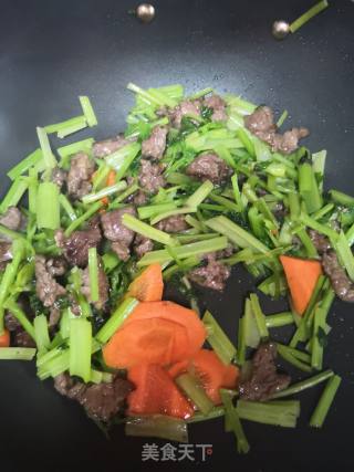 Stir-fried Celery with Beef Carrots recipe