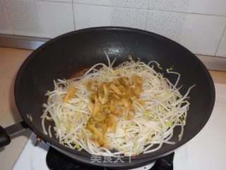 Fried Mustard with Silver Sprouts recipe