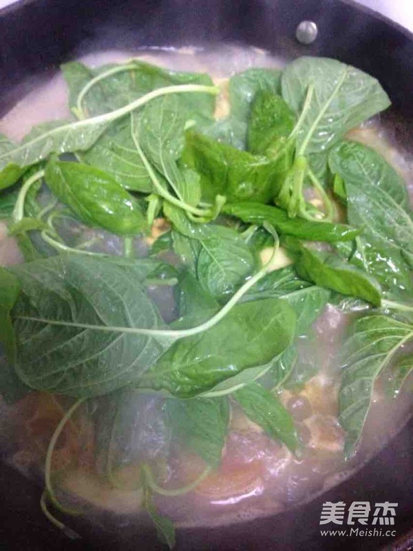 Hand-rolled Noodles with Shredded Pork and Tomato Gourd recipe