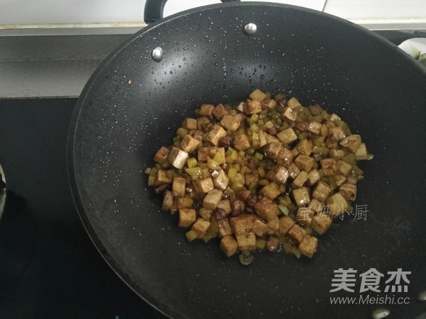 Stir-fried Tofu with Diced Pork and Mustard recipe