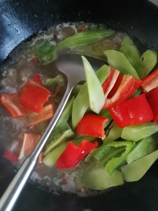 Fresh Soup with Wolfberry and Bullfrog Slightly Spicy recipe