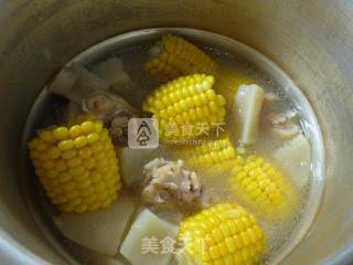 Corn and Carrot Trotter Soup recipe