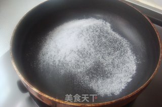 A Good Partner in The Kitchen-[hand-made Sesame Salt] recipe