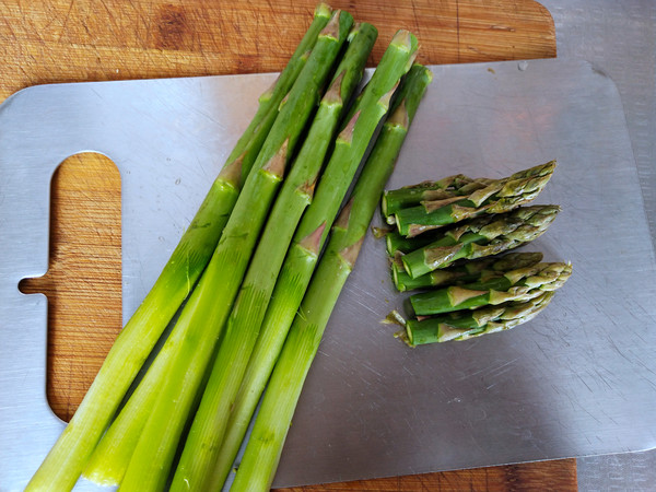 Asparagus Mixed with Lilies recipe