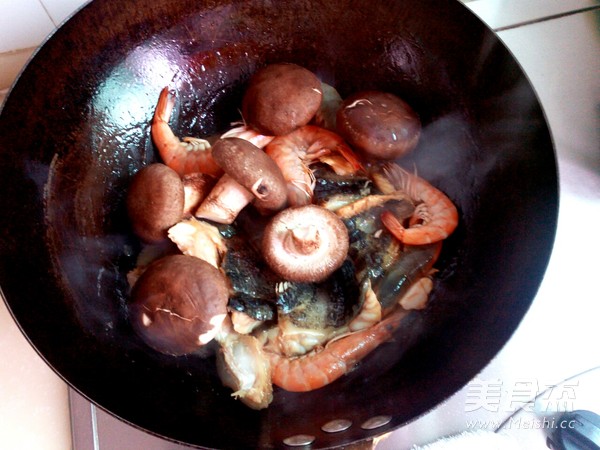 Sea Cucumber Braised Prawns recipe