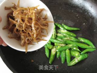 Korean Style Stir-fried Green Pepper with Dried Whitebait recipe