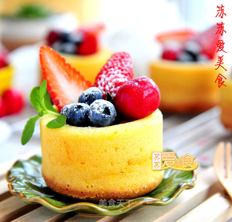 A Fruit Cake Cup that Surprises Guests recipe