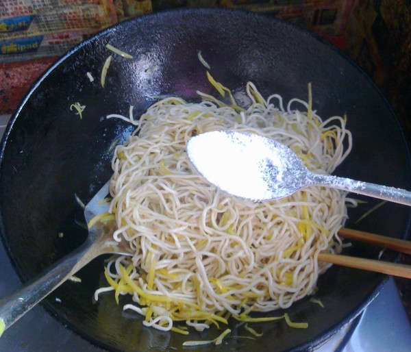 Refreshing Fried Noodles recipe