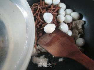 Barbecue Bran with Tea Tree Mushroom and Quail Egg recipe