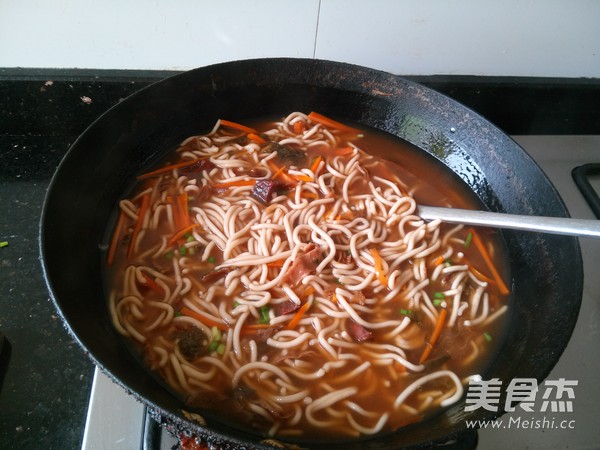 Beef Noodles with Bamboo Shoots and Dried Vegetables recipe