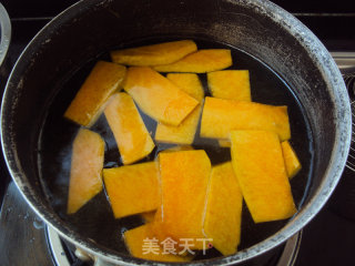 Fried Pumpkin with Snow Peas recipe