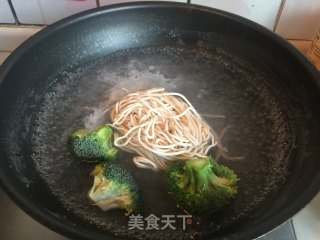 Broccoli Beef Noodle recipe