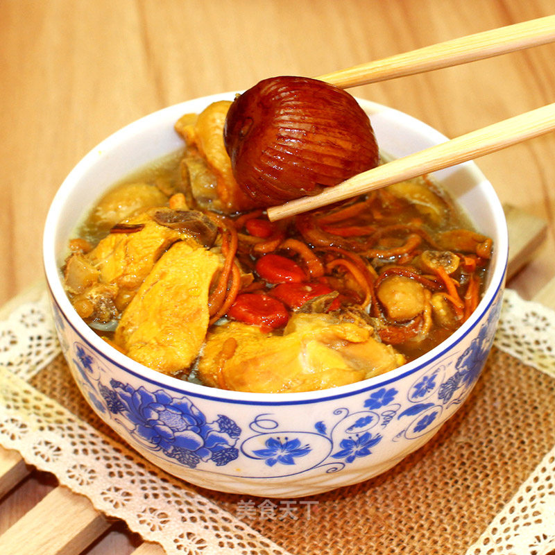 Guangdong Laohuo Famous Soup-bird's Nest and Lycium Barbarum Soup recipe